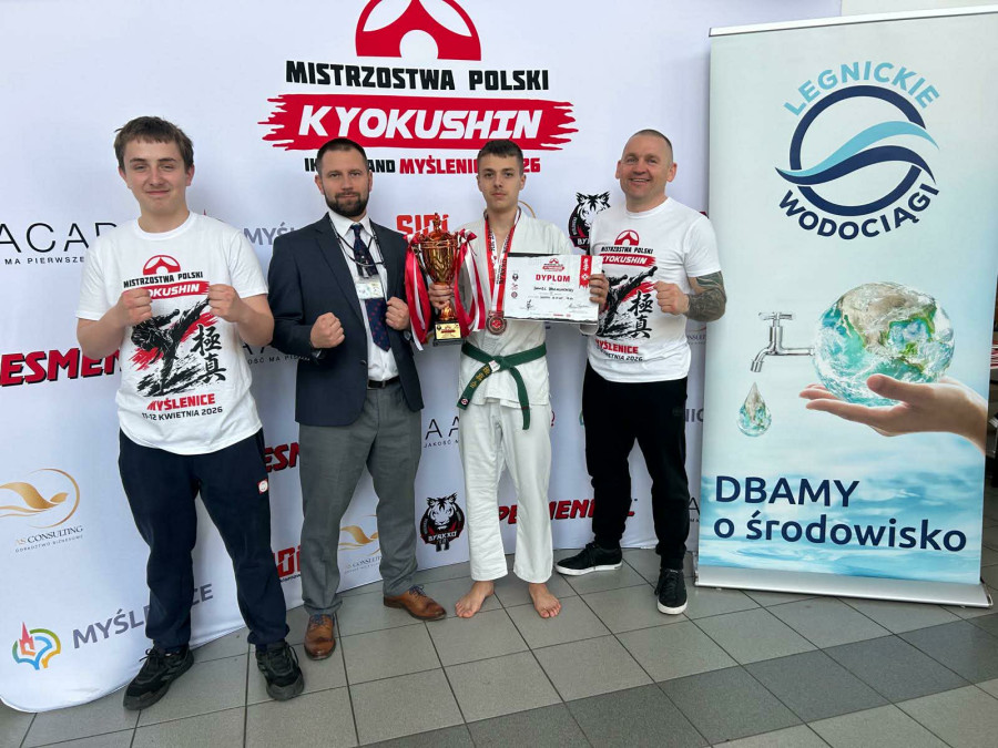 Karatecy z Legnicy wrócili z medalami z mistrzostw Polski (mat, pprasowe)