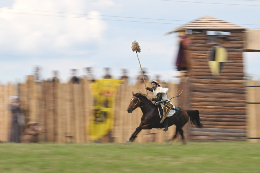 Legnickie Pola 1241 (Piotr Florek lca.pl)