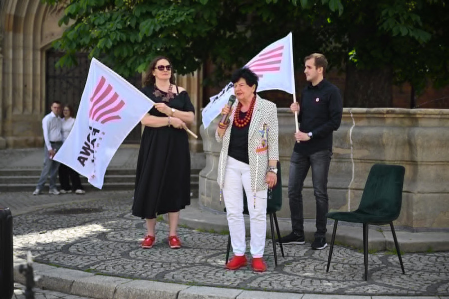 Nowa Fala wystartowała w Legnicy. Senyszyn nie oszczędzała rywali (Piotr Florek lca.pl)