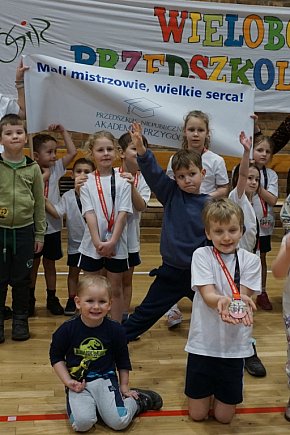 Przedszkolaki w sportowej rywalizacji-21691