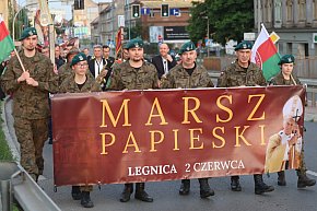 Marsz Papieski przeszedł przez Legnicę-22246