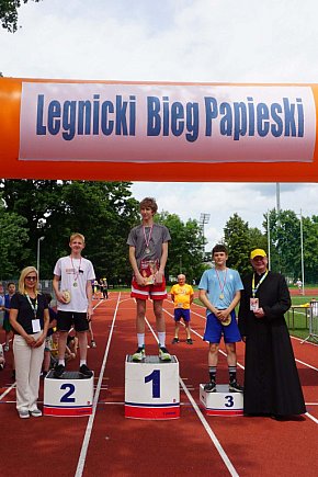 XII Legnicki Bieg Papieski już za nami!-22253