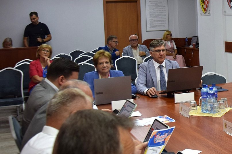 XIV nadzwyczajna sesja Rady Powiatu Legnickiego