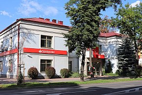 Znany bank wycofa się z Polski? Obsługuje kilka milionów klientów-107421