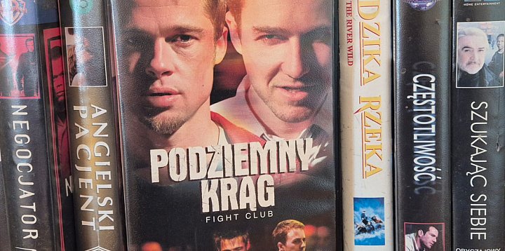 Lustro, które prowokuje-108286