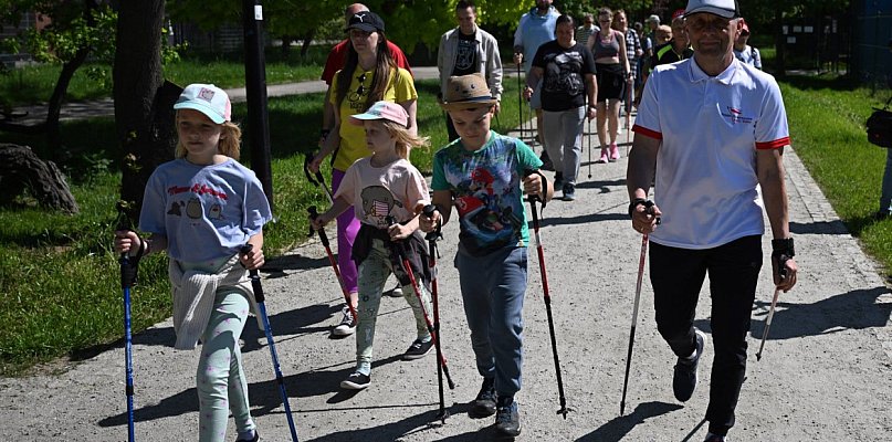 Rozpoczęli majówkę od wspólnej aktywności w Parku Miejskim - 108289