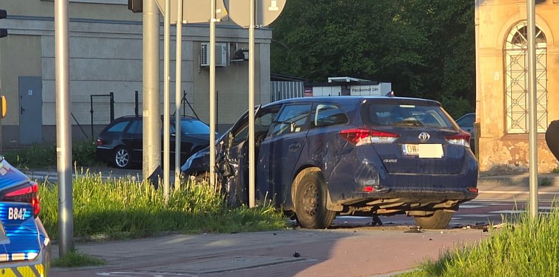 Kolizja na skrzyżowaniu Grabskiego i Jaworzyńskiej - 108435