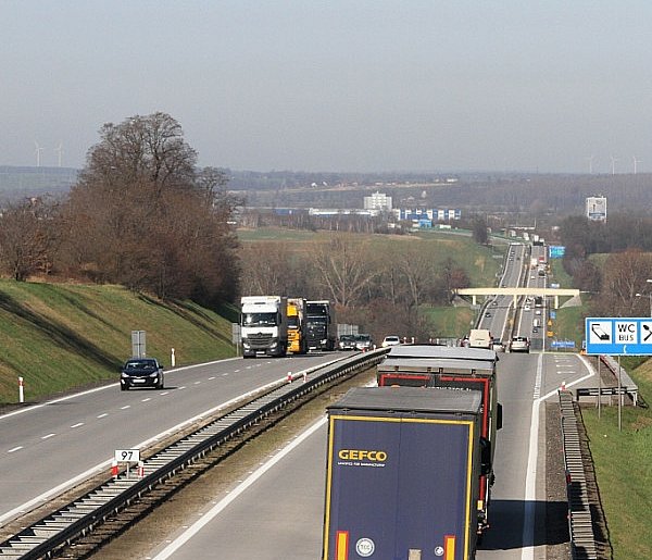 Miał ponad 2,5 promila i jechał wężykiem autostradą A4-108478