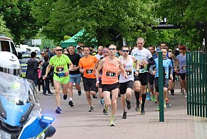 V Bieg na Legnickich Polach: Zwycięstwo Artura Gułaja z Legnicy-108618
