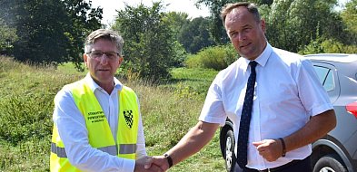 Prawie 5 milionów na drogi w gminie Krotoszyce. Podpisano umowę-108761