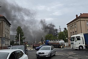 Huta wróciła do pracy po porannym pożarze. Trwa ustalanie przyczyn-108846