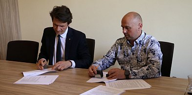 Miasto podpisało umowy na budowę ścieżki rowerowej i remont hali-109087