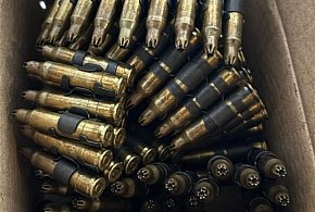 Wpadł z metamfetaminą. W domu miał arsenał - 109135