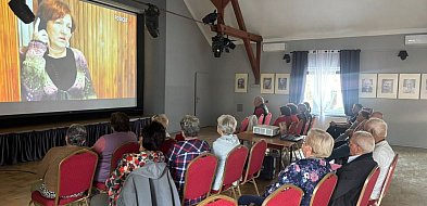 Dzielnicowi z Chojnowa rozmawiali z seniorami o bezpieczeństwie-109344