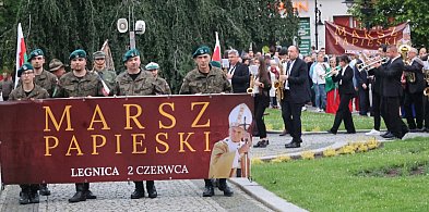 Marsz Papieski przeszedł ulicami Legnicy w rocznicę wizyty Jana Pawła II-109550