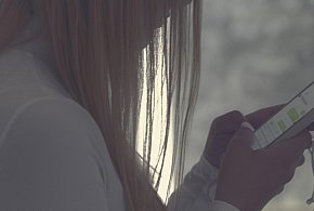 Odgórny zakaz telefonów w szkołach? MEN zdradza plany zmian-109562