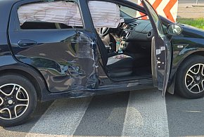 Nie ustąpiła pierwszeństwa, zderzyła się z autobusem-109615