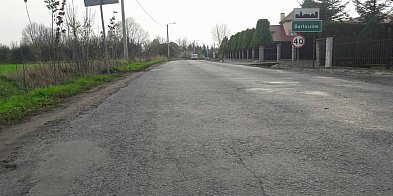 Ruszył remont drogi w Bartoszowie-109668