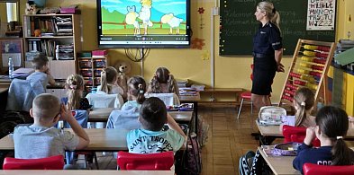 Policjanci już przypominają o bezpieczeństwie przed wakacjami-109711