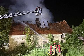 Gorący wieczór w Dobrzejowie. Pożar pustego domu, dach do rozbiórki-109776