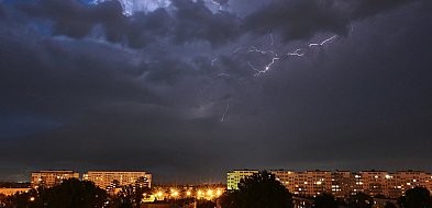 Uwaga! Alert RCB dla całej Polski. Będą gwałtowne burze, grad i wichury-109763