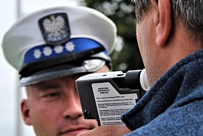 Uderzył w audi i forda. Miał 0,7 promila, nie miał prawa jazdy-109912