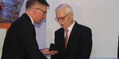 Trwa nabór wniosków do tytułu „Zasłużony dla powiatu legnickiego”-109992