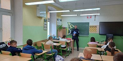 O tym, co może się zdarzyć w internecie i poza nim-110044