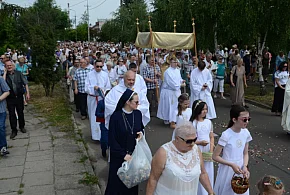 Nie wszyscy o tym wiedzą. Czy udział w procesji Bożego Ciała to obowiązek?-110239
