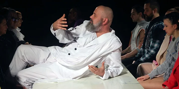 Teatr Modrzejewskiej zaprasza na długi weekend-110215