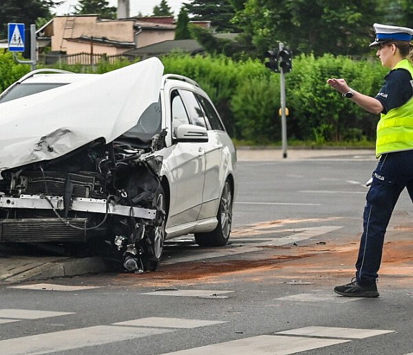 Policja: 340 wypadków podczas długiego weekendu; zginęło 21 osób-110391