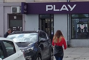 Play na celowniku UOKiK. Chodzi o pieniądze ściągane z kont klientów-110532