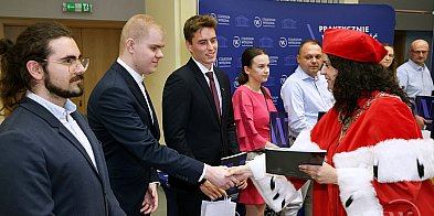 Studenci Collegium Witelona Uczelni Państwowej pożegnali się z uczelnią-110800