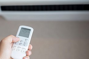 Chłodzisz się klimatyzacją? Oto, co najczęściej robią źle Polacy-110928