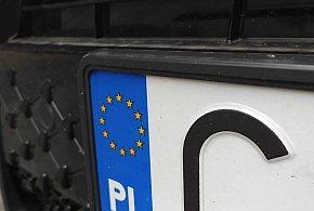 Rejestracja auta przez internet i koniec z przynoszeniem tablic. Rząd przyjął...-110945