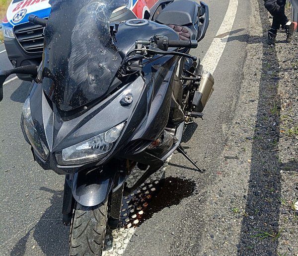 Motocyklista stracił panowanie i uderzył w bariery-111004