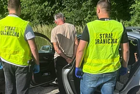 Migranci bez dokumentów i zarzuty dla przemytników - 111033