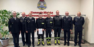 Nowi strażacy złożyli ślubowanie w Komendzie Miejskiej PSP w Legnicy-111032