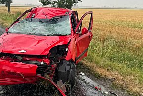Wypadek na drodze Legnica–Złotoryja. Samochód dachował-111101