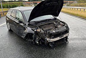 Wpadł w poślizg na S3. Na szczęście nikomu nic się nie stało-111344