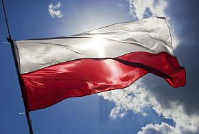 Flaga i hymn na nowo? Rząd chce korekty przepisów dot. symboli narodowych-111408