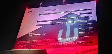 KGHM rozświetlił kopalnie i zakłady biało-czerwonymi barwami-112231