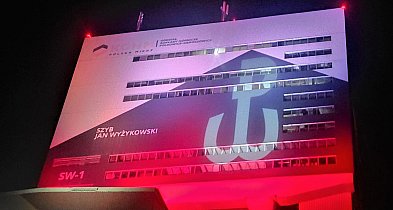 KGHM rozświetlił kopalnie i zakłady biało-czerwonymi barwami-112231