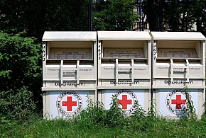 Stały w całej Polsce. Dziś kontenery PCK znikają z ulic-112456