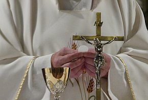 Nowa danina na Kościół? Pieniądze mają być pobierane prosto z pensji-112479