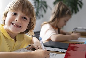 ZUS przypomina o ważnym terminie. Chodzi o kasę na dziecko-112640