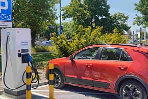 Rekordowy wzrost rynku samochodów elektrycznych w Polsce – ceny spadają-112700