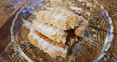 Rurki z kremem z ciasta francuskiego z mascarpone i śmietanką-112805
