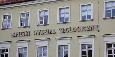 Rozpocznij teologiczną przygodę z „Teologicznym ABC” w Legnicy!-112953