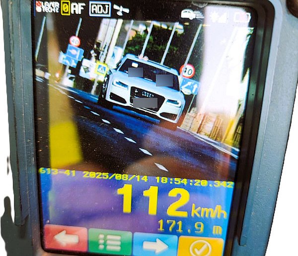 Pędził 112 km/h przez centrum Legnicy. Zapłacił mandat i straci prawo jazdy-112943